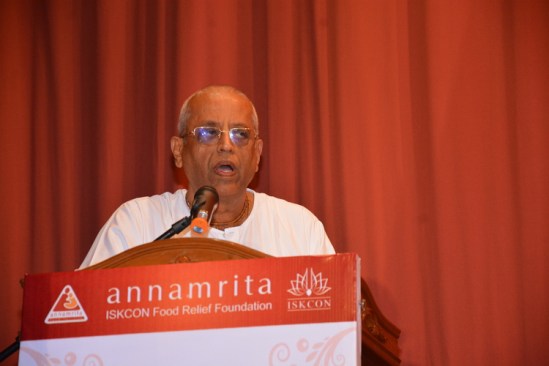 21 (notícia - alimentaç╞o) Programa de Distribuiç╞o de Alimentos da ISKCON Comemora 10 Anos (940) (bg)3