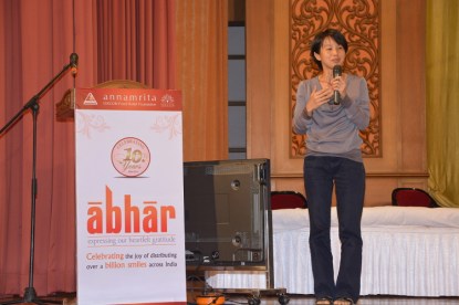 21 (notícia - alimentaç╞o) Programa de Distribuiç╞o de Alimentos da ISKCON Comemora 10 Anos (940) (bg)5