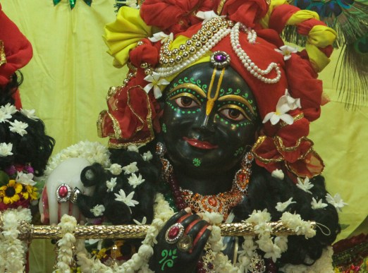 -25 (artigo - Krishna) R 64 Qualidades  de Krsna - 25 a 32 (1856) (ta)