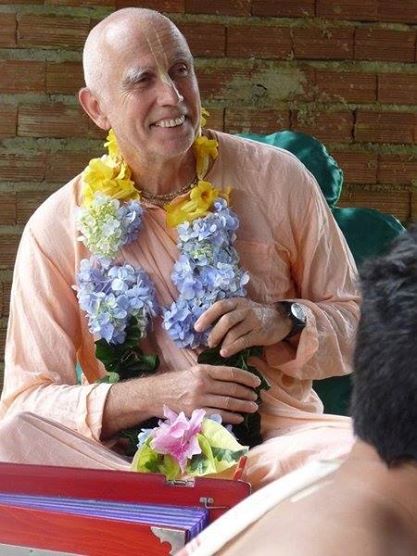 08 I (Pérolas - Sucessão Discipular e Mestre Espiritual) Pés de Lótus, Corações de Cisnes (7500)11