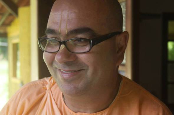 18 SI (crítica literária - Caitanya e associados) Comentários de um Paramahamsa a uma Obra Transcendental (651)1