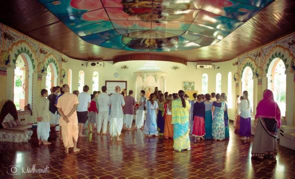 27 (notícia - educação) Reportagem Radha Krishna Camp (5)